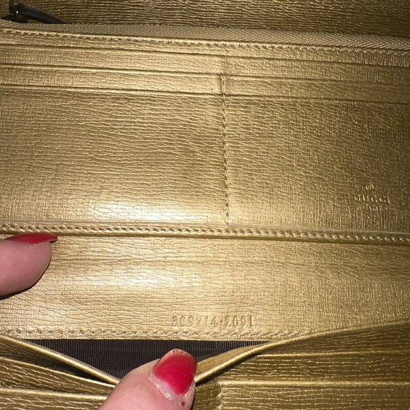 Gucci Metallic Leather Long Envelope Wallet - Picture 7 of 8